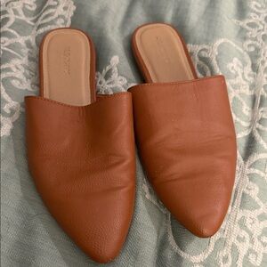 Old Navy tan size 8 Mule  Brown Women's Mule/ Clog Slip On